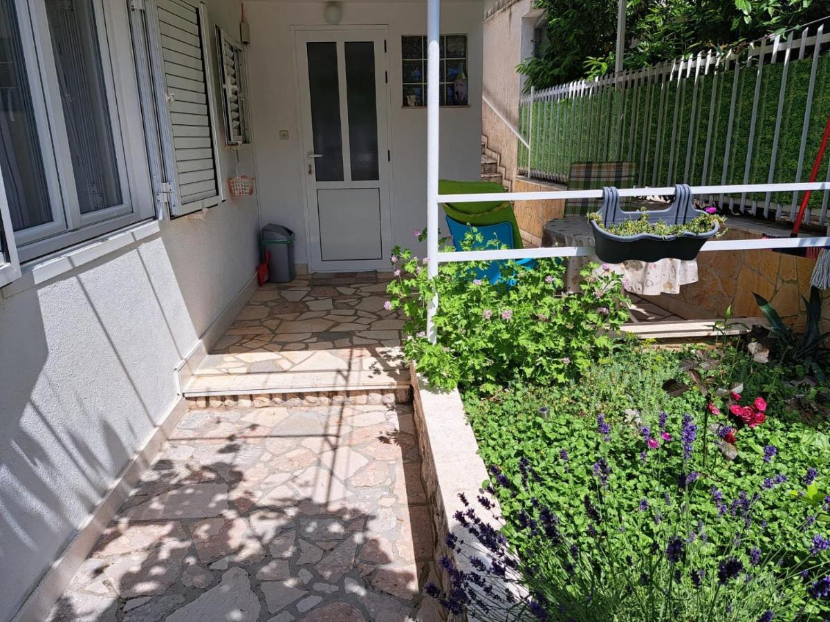 Jelaska Apartment Marina Exterior photo
